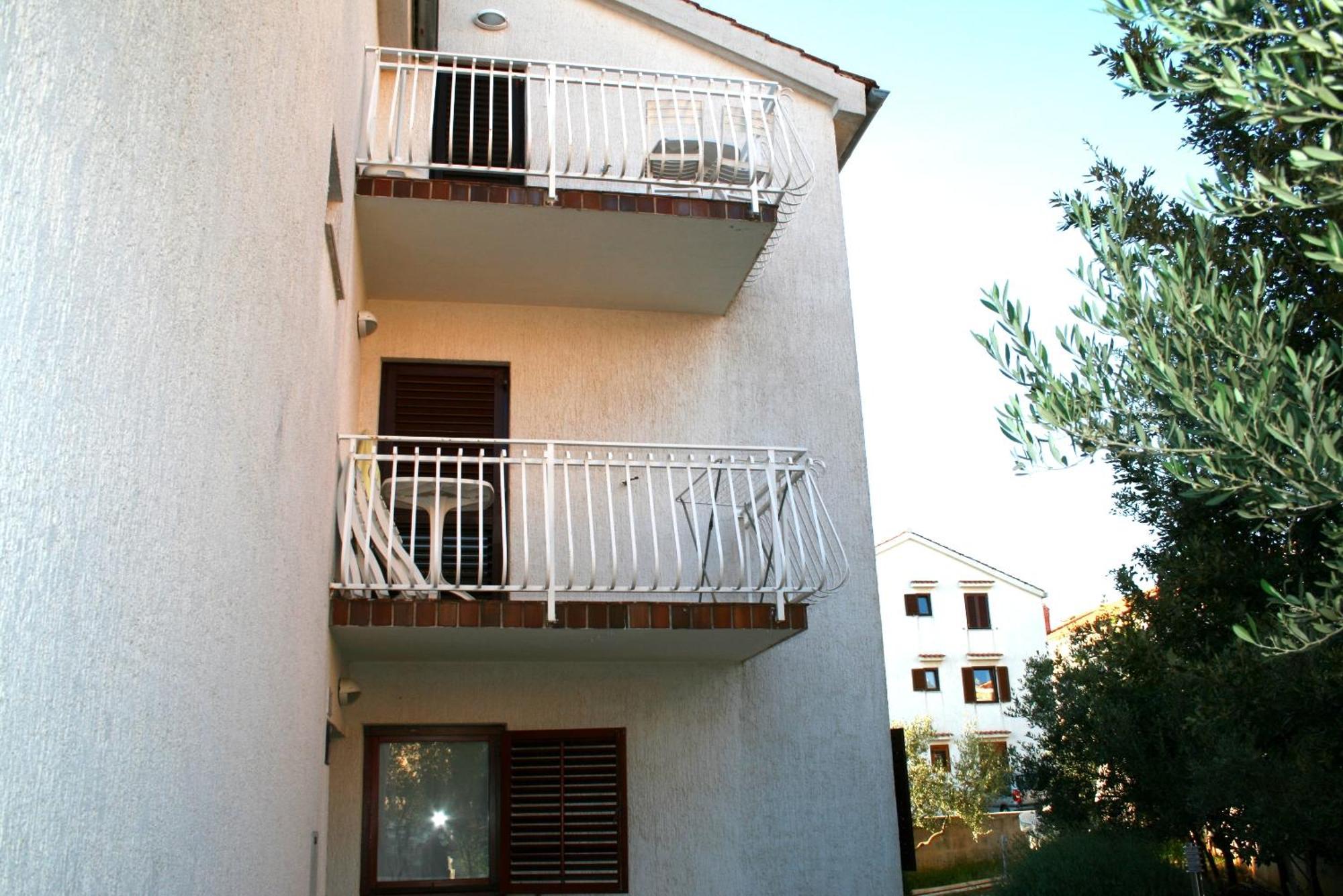 Apartments Duomo Cres Bagian luar foto